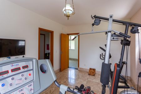 Casa à venda com 480m², 5 quartos e 5 vagas Casa à venda com 480m², 5 quartos e 5 vagasSemi Suíte 1