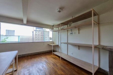 Casa à venda com 480m², 5 quartos e 5 vagas Casa à venda com 480m², 5 quartos e 5 vagasEdicula