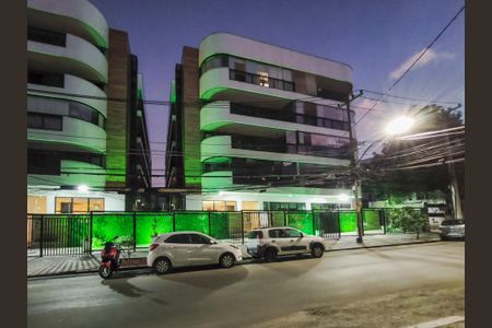 Apartamento à venda com 100m², 3 quartos e 1 vagaFachada e portaria