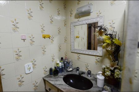 Apartamento à venda com 160m², 4 quartos e 2 vagas Apartamento à venda com 160m², 4 quartos e 2 vagasBanheiro Social