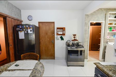 Apartamento à venda com 160m², 4 quartos e 2 vagas Apartamento à venda com 160m², 4 quartos e 2 vagasCozinha