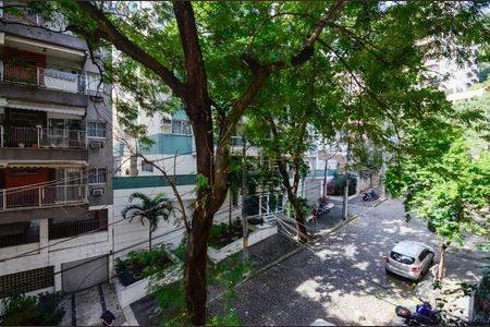 Apartamento à venda com 160m², 4 quartos e 2 vagas Apartamento à venda com 160m², 4 quartos e 2 vagasSala