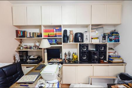 Apartamento à venda com 160m², 4 quartos e 2 vagas Apartamento à venda com 160m², 4 quartos e 2 vagasQuarto 2