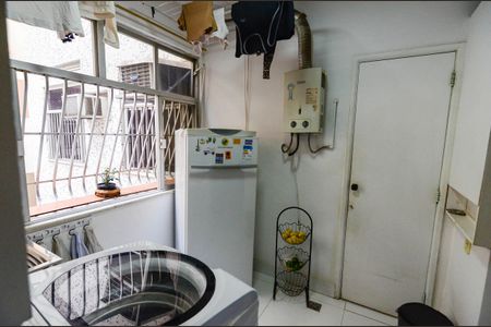 Apartamento à venda com 160m², 4 quartos e 2 vagas Apartamento à venda com 160m², 4 quartos e 2 vagasÁrea de Serviço