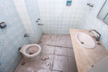 Apartamento para alugar com 85m², 2 quartos e sem vagaBanheiro