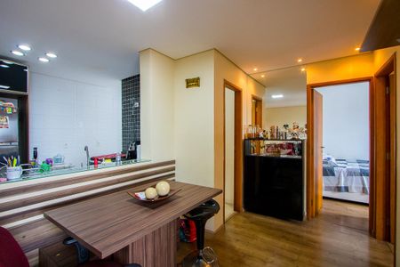 Sala de apartamento à venda com 2 quartos, 58m² em Vila Pires, Santo André