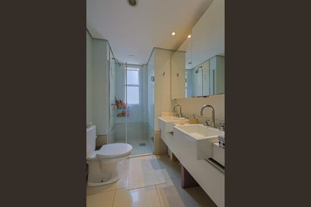 Apartamento à venda com 113m², 3 quartos e 2 vagas Apartamento à venda com 113m², 3 quartos e 2 vagasBanheiro da Suíte