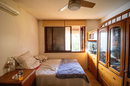 Quarto 2 de casa à venda com 3 quartos, 800m² em Vila Assunção, Porto Alegre