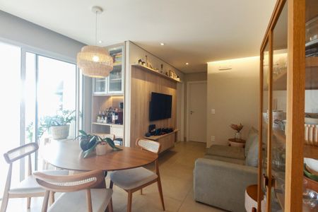Apartamento à venda com 66m², 2 quartos e 2 vagasSala 