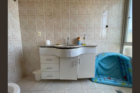 Apartamento à venda com 126m², 2 quartos e 1 vaga Apartamento à venda com 126m², 2 quartos e 1 vagaBanheiro 2