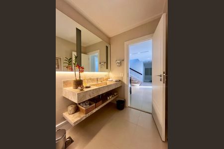 Casa de condomínio à venda com 860m², 4 quartos e 4 vagasLavabo