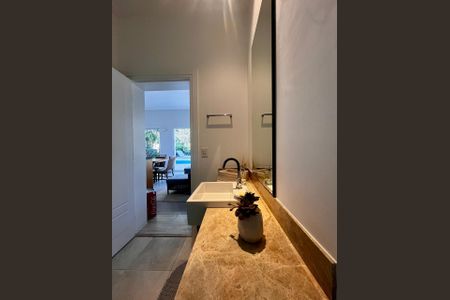 Casa de condomínio à venda com 860m², 4 quartos e 4 vagasBanheiro