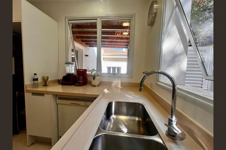 Casa de condomínio à venda com 860m², 4 quartos e 4 vagasCozinha