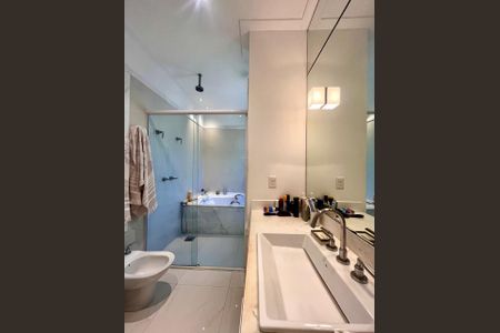 Casa de condomínio à venda com 860m², 4 quartos e 4 vagasBanheiro da Suíte 3