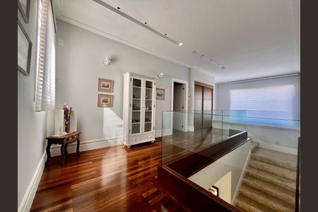 Casa de condomínio à venda com 860m², 4 quartos e 4 vagasSala