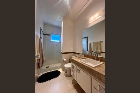 Casa de condomínio à venda com 860m², 4 quartos e 4 vagasBanheiro da Suíte 1