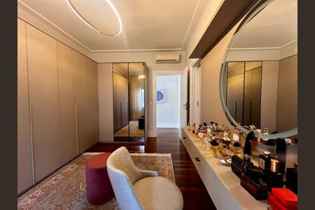 Casa de condomínio à venda com 860m², 4 quartos e 4 vagasQuarto 1