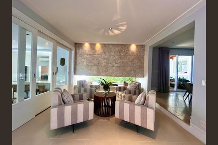 Casa de condomínio à venda com 860m², 4 quartos e 4 vagasSala