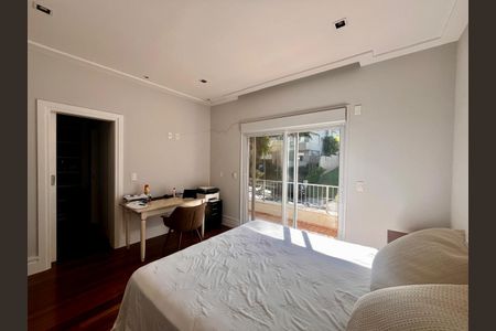 Casa de condomínio à venda com 860m², 4 quartos e 4 vagasSuíte 2