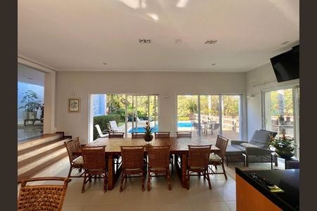 Casa de condomínio à venda com 860m², 4 quartos e 4 vagasChurrasqueira