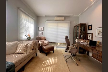 Casa de condomínio à venda com 860m², 4 quartos e 4 vagasEscritório