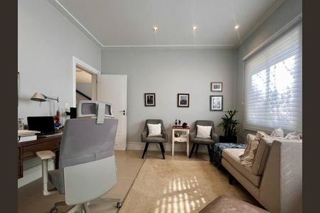 Casa de condomínio à venda com 860m², 4 quartos e 4 vagasEscritório