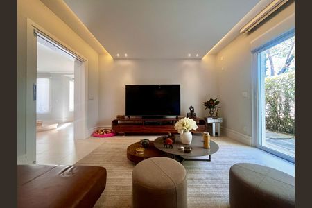 Casa de condomínio à venda com 860m², 4 quartos e 4 vagasSala