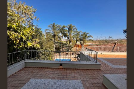 Casa de condomínio à venda com 860m², 4 quartos e 4 vagasVaranda