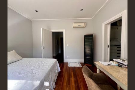 Casa de condomínio à venda com 860m², 4 quartos e 4 vagasSuíte 2