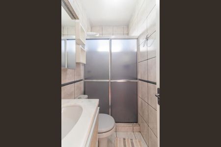 Banheiro de apartamento para alugar com 1 quarto, 36m² em Azenha, Porto Alegre