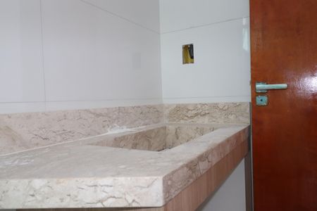 Casa de condomínio à venda com 129m², 3 quartos e 2 vagasBanheiro Quarto 1 suíte