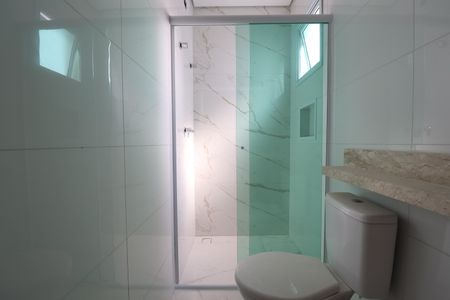 Casa de condomínio à venda com 129m², 3 quartos e 2 vagasBanheiro Quarto 1 suíte