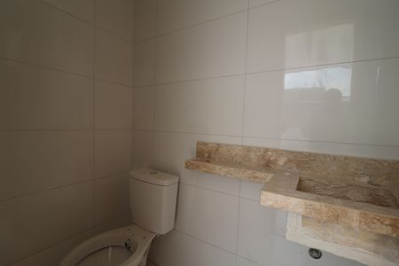 Casa de condomínio à venda com 129m², 3 quartos e 2 vagasLavabo