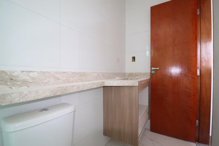 Casa de condomínio à venda com 129m², 3 quartos e 2 vagasBanheiro Quarto 1 suíte