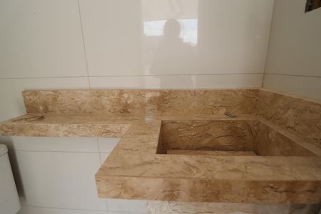 Casa de condomínio à venda com 129m², 3 quartos e 2 vagasLavabo