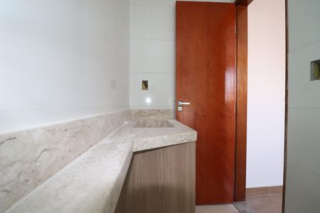 Casa de condomínio à venda com 129m², 3 quartos e 2 vagasBanheiro Quarto 1 suíte