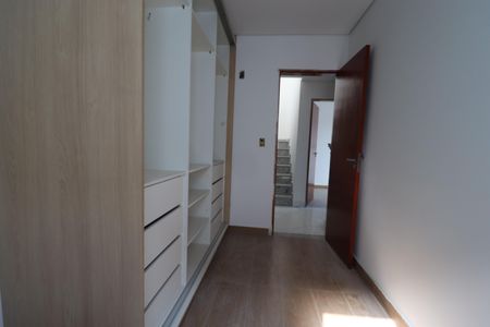 Casa de condomínio à venda com 129m², 3 quartos e 2 vagasQuarto 2 