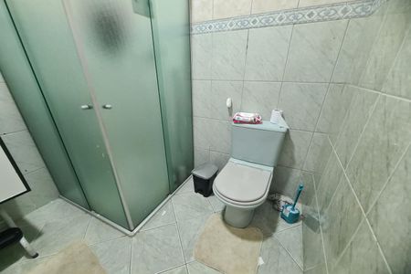 Casa para alugar com 235m², 4 quartos e 4 vagas Casa para alugar com 235m², 4 quartos e 4 vagasBanheiro da Suíte 2