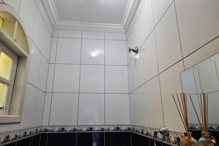 Casa para alugar com 235m², 4 quartos e 4 vagas Casa para alugar com 235m², 4 quartos e 4 vagasBanheiro Social