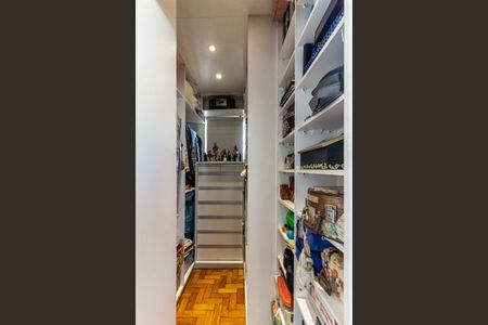Apartamento à venda com 158m², 3 quartos e 2 vagasCloset da Suíte