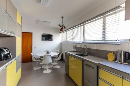Apartamento à venda com 158m², 3 quartos e 2 vagasCozinha