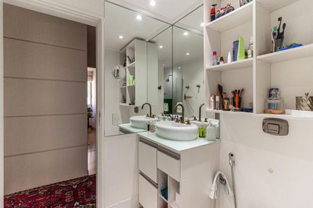 Apartamento à venda com 158m², 3 quartos e 2 vagasBanheiro Social