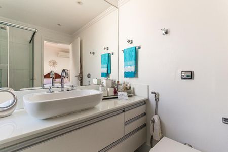 Apartamento à venda com 158m², 3 quartos e 2 vagasBanheiro da Suíte