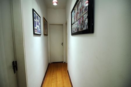 Apartamento à venda com 90m², 2 quartos e 1 vagaSala - Corredor