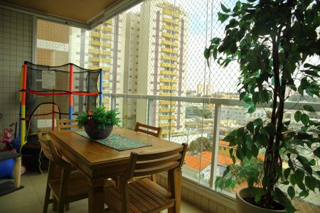 Apartamento à venda com 93m², 2 quartos e 2 vagasSala