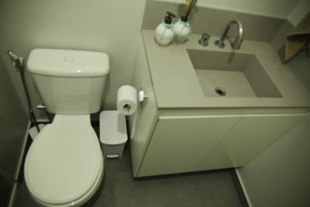 Apartamento à venda com 93m², 2 quartos e 2 vagasBanheiro Social