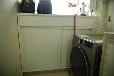 Apartamento à venda com 93m², 2 quartos e 2 vagasLavanderia