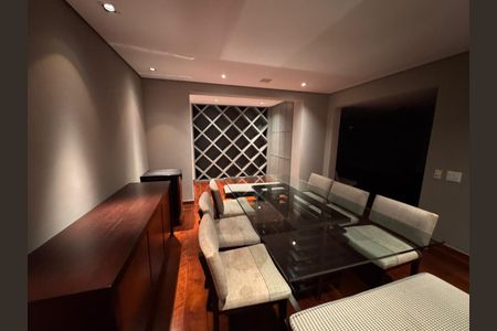 Apartamento à venda com 310m², 3 quartos e 4 vagas Apartamento à venda com 310m², 3 quartos e 4 vagasSala de Jantar