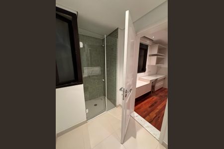 Apartamento à venda com 310m², 3 quartos e 4 vagas Apartamento à venda com 310m², 3 quartos e 4 vagasBanheiro 3