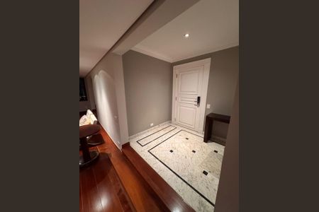 Hall de Entrada de apartamento à venda com 3 quartos, 310m² em Real Parque, São Paulo